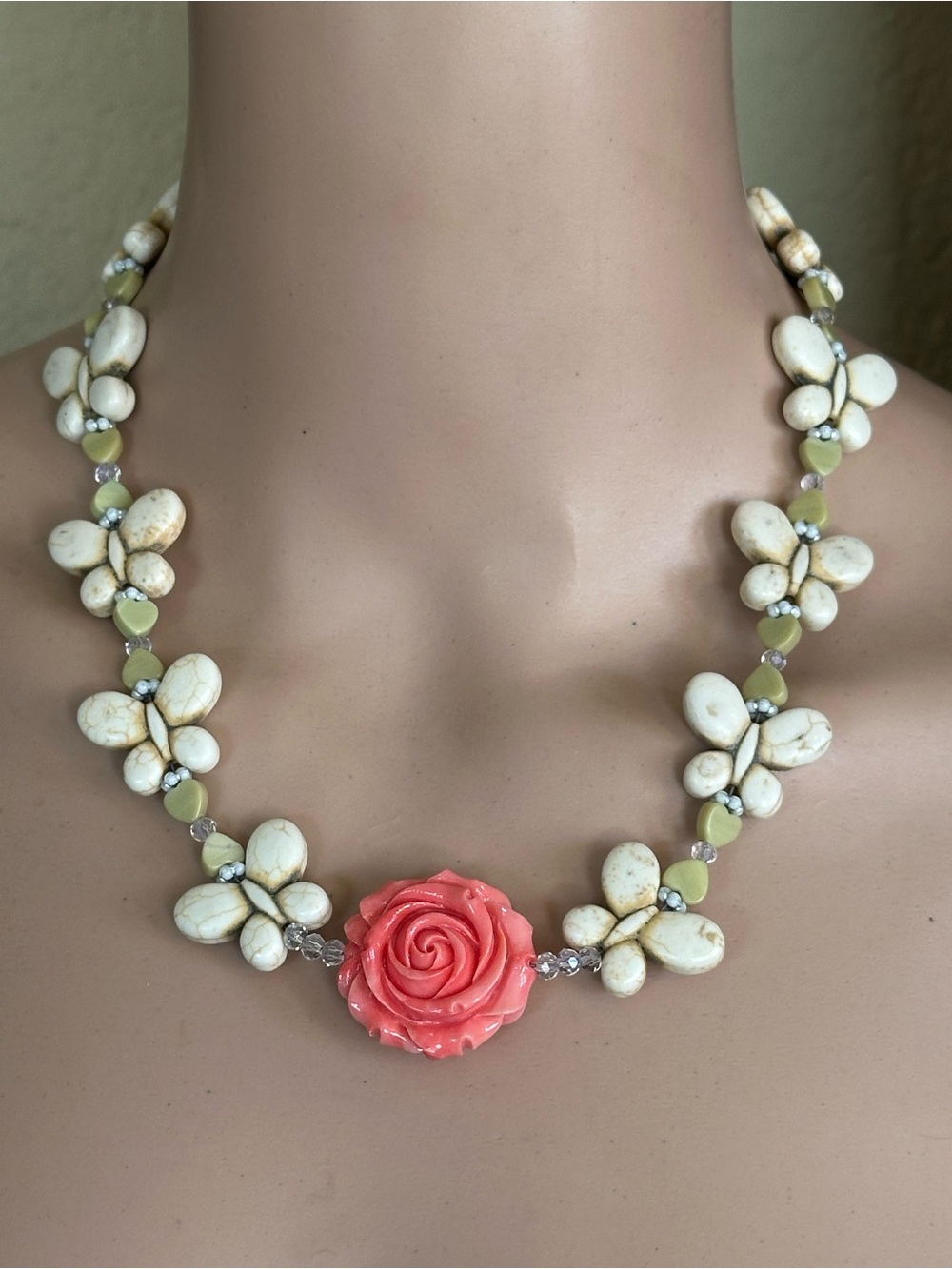18 inch Butterfly flower necklace NWOT
